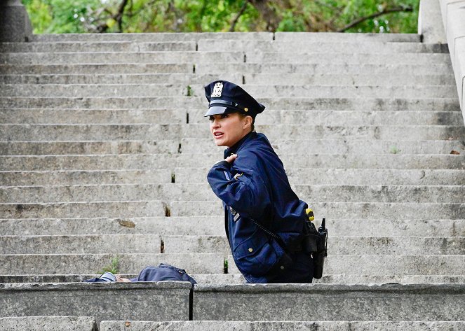 Blue Bloods (Familia de policías) - Firewall - De la película - Vanessa Ray