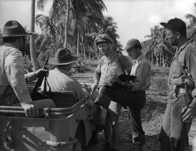 Schnellboote vor Bataan - Dreharbeiten - Robert Montgomery, John Wayne