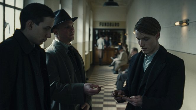 The Forger - Photos - Louis Hofmann