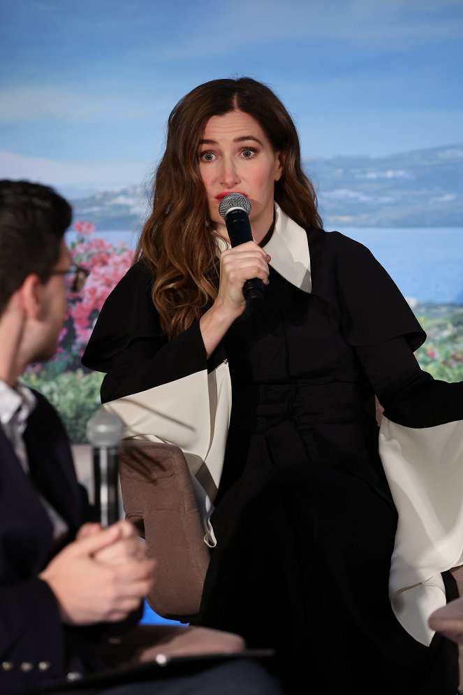 Glass Onion: A Knives Out Mystery - De eventos - "Glass Onion: A Knives Out Mystery” Press Conference on November 14, 2022 in Los Angeles, California - Kathryn Hahn