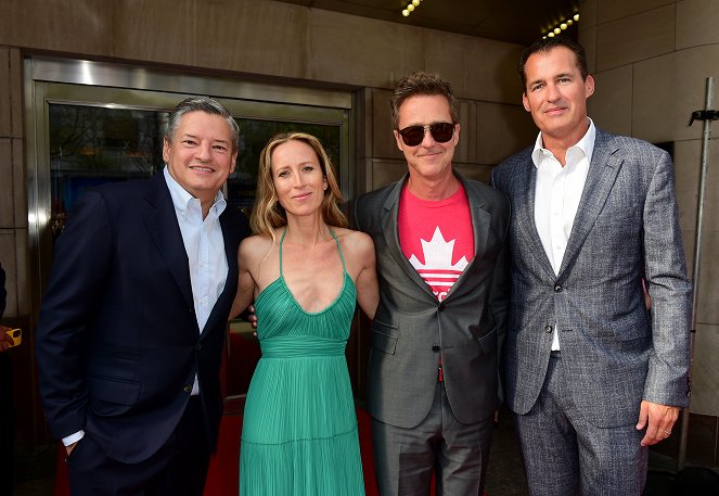 Glass Onion: A Knives Out Mystery - Veranstaltungen - "Glass Onion" world premiere at the Toronto International Film Festival at Princess of Wales Theatre on September 10, 2022 in Toronto, Ontario - Ted Sarandos, Edward Norton, Scott Stuber