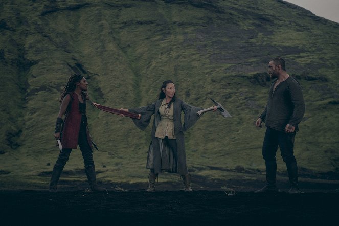 The Witcher: Blood Origin - Baladas, gritos de guerra e espadas ensanguentadas - Do filme - Sophia Brown, Michelle Yeoh, Laurence O'Fuarain