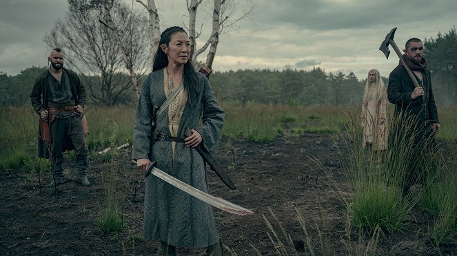The Witcher: Blood Origin - Von Waffen, Wahrheiten und wundersamen Welten - Filmfotos - Huw Novelli, Michelle Yeoh, Laurence O'Fuarain