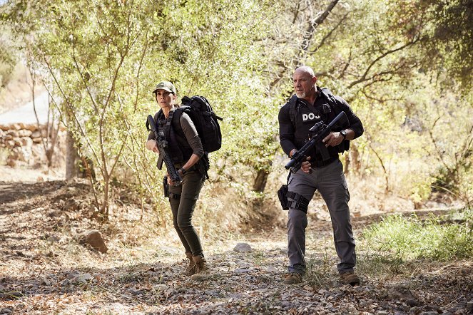 Agenci NCIS: Los Angeles - Season 14 - Best Seller - Z filmu - Daniela Ruah, Bill Goldberg