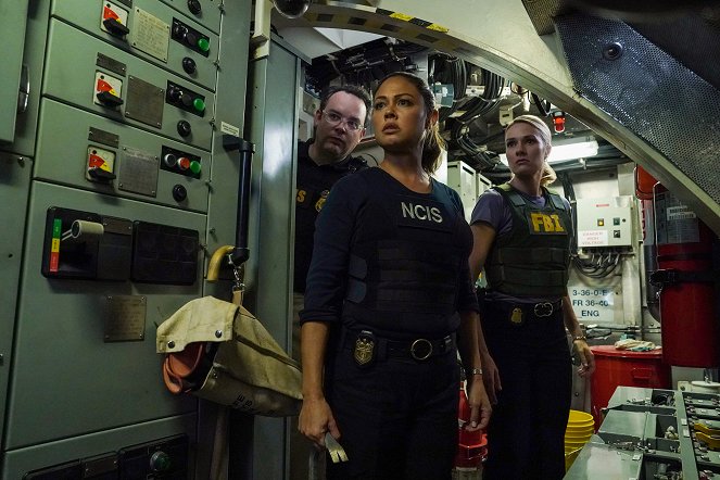 Agenci NCIS: Hawaje - Rising Sun - Z filmu - Mark Gessner, Vanessa Lachey, Tori Anderson