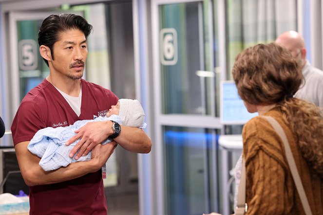 Chicago Med - Mama Said There Would Be Days Like This - Z filmu - Brian Tee
