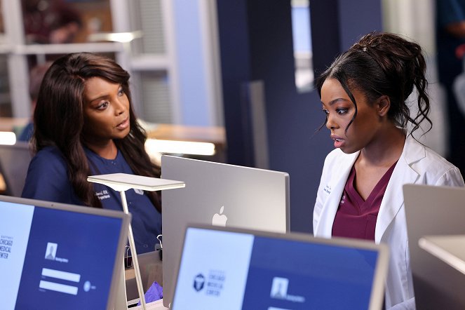 Chicago Med - Mama Said There Would Be Days Like This - Photos - Marlyne Barrett, Asjha Cooper