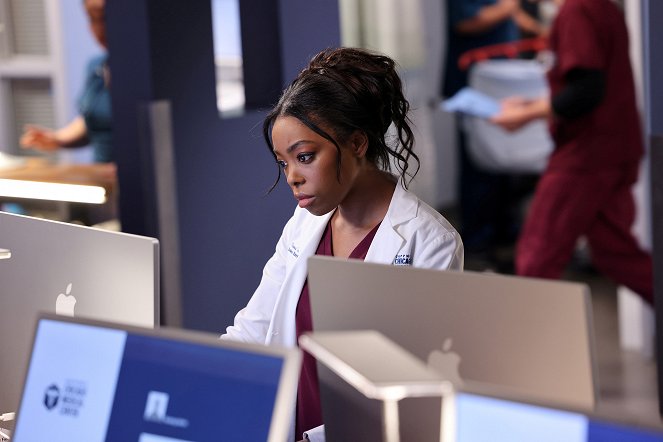 Chicago Med - Mama Said There Would Be Days Like This - De la película - Asjha Cooper