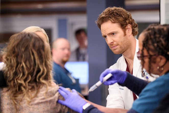 Chicago Med - Season 8 - (Caught Between) The Wrecking Ball and the Butterfly - Z filmu - Nick Gehlfuss
