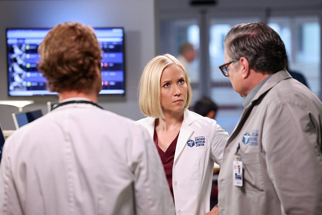 Chicago Med - (Caught Between) The Wrecking Ball and the Butterfly - Photos - Jessy Schram