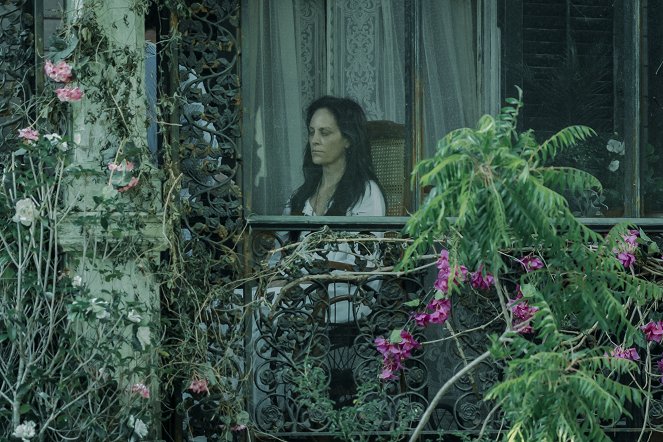 Mayfair Witches - Season 1 - Photos - Annabeth Gish