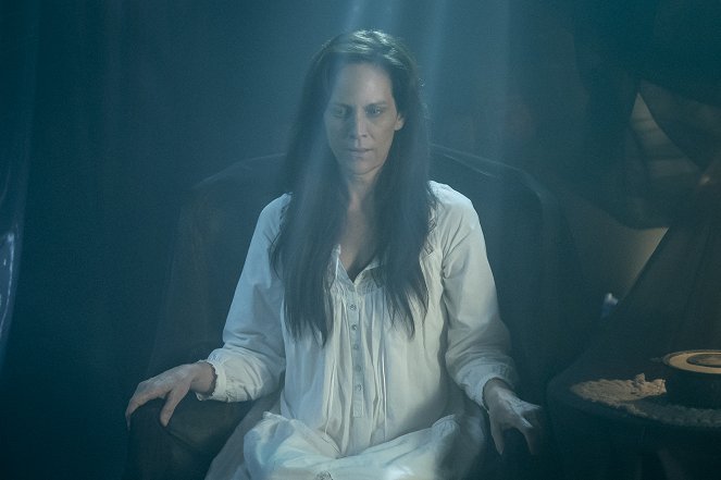 Mayfair Witches - The Dark Place - Photos