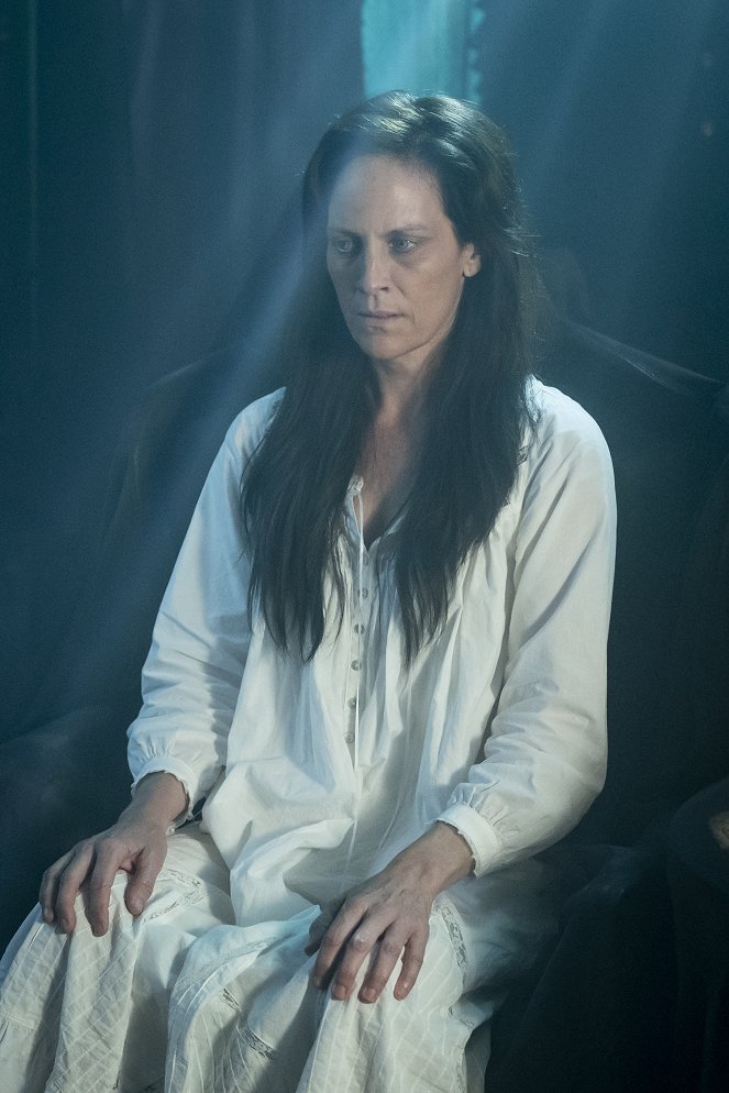 Mayfair Witches - The Dark Place - Film - Annabeth Gish