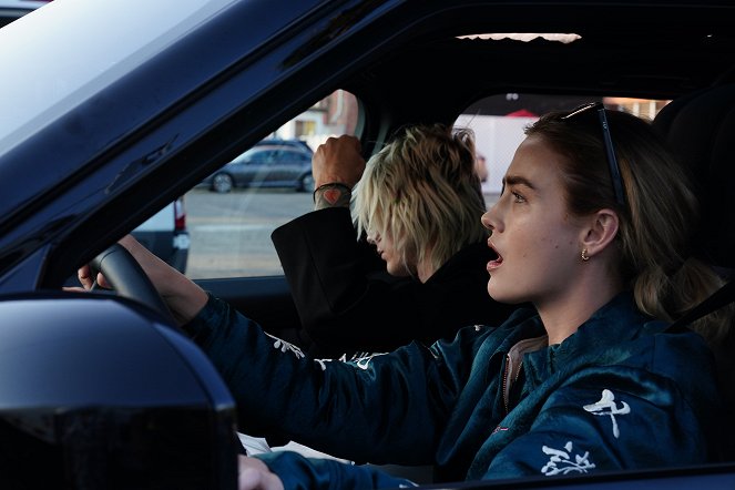 Taurus - Filmfotos - Maddie Hasson