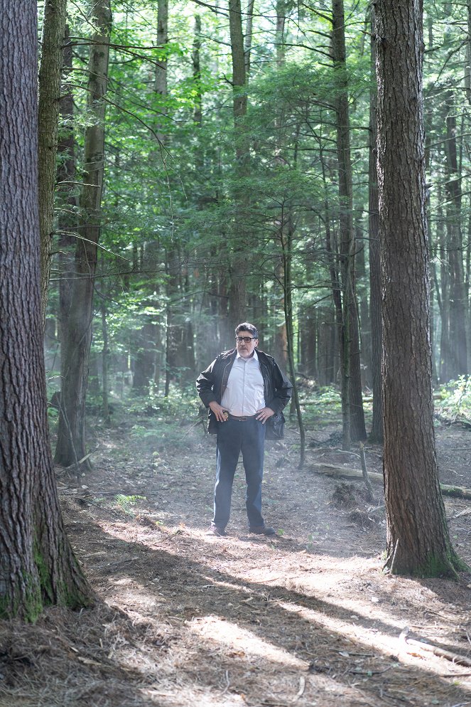 Three Pines - The Hangman: Part 1 - Van film