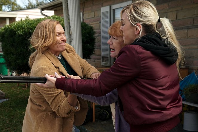 The Estate - Photos - Toni Collette, Patricia French, Anna Faris