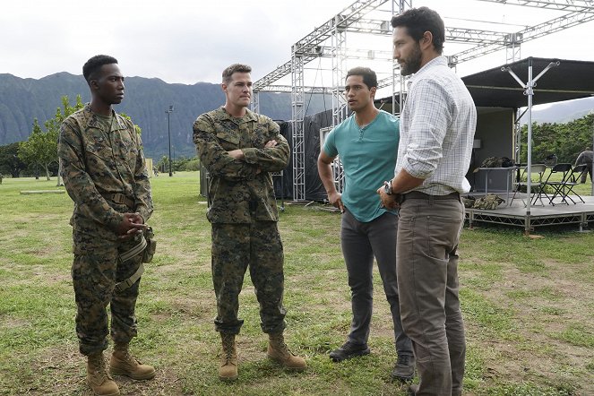 Navy CIS: Hawai'i - Season 2 - Abgeschottet - Filmfotos - Greg Finley, Alex Tarrant, Noah Mills
