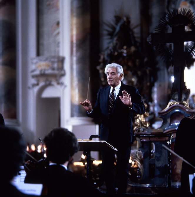 Bernstein řídí Haydnovu válečnou mši - Z filmu