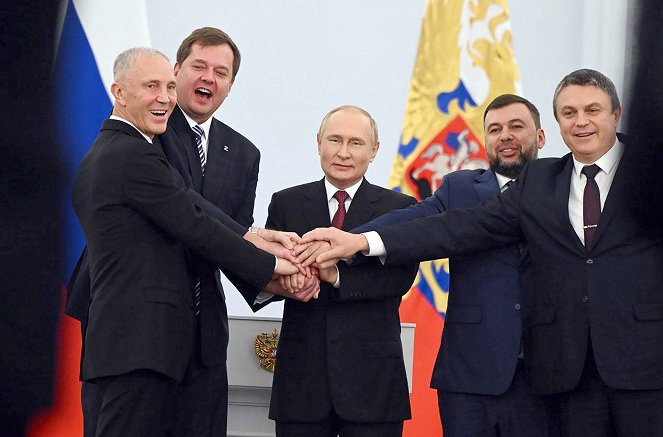 Das Duell: Selenskyj gegen Putin - Photos