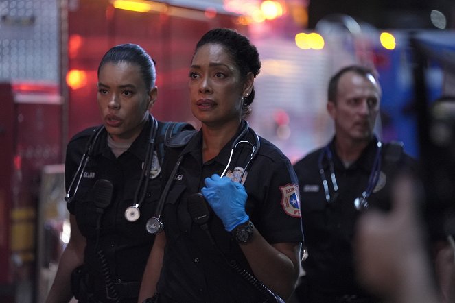 9-1-1: Lone Star - The New Hotness - Making of - Brianna Baker, Gina Torres