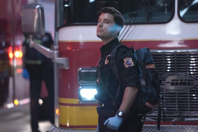 9-1-1: Texas - Season 4 - Nové žihadlo - Z nakrúcania - Ronen Rubinstein