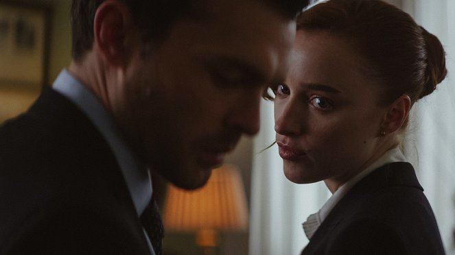 Juego limpio - De la película - Alden Ehrenreich, Phoebe Dynevor