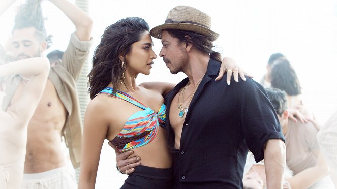 Pathaan - Werbefoto - Deepika Padukone, Shahrukh Khan