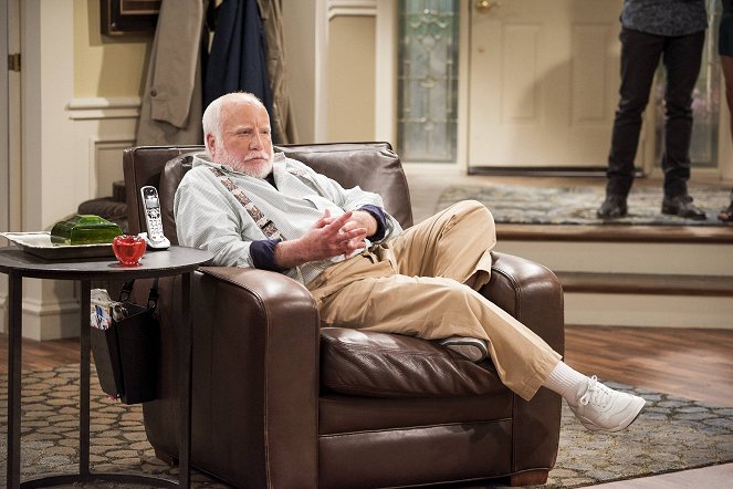 Your Family or Mine - The Couch - Photos - Richard Dreyfuss