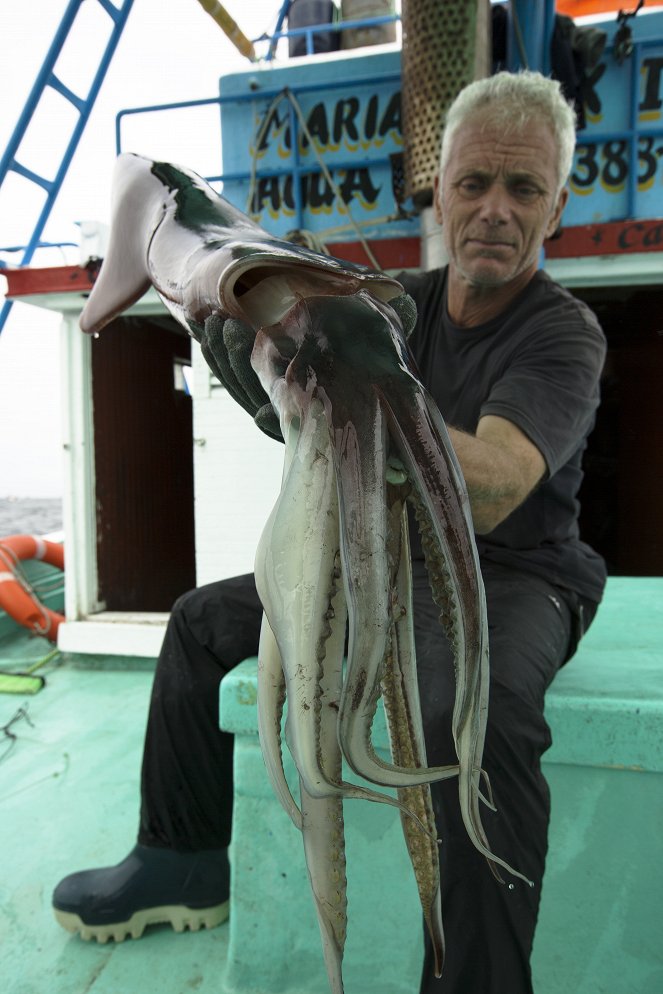 River Monsters - Season 8 - Devil of the Deep - Photos