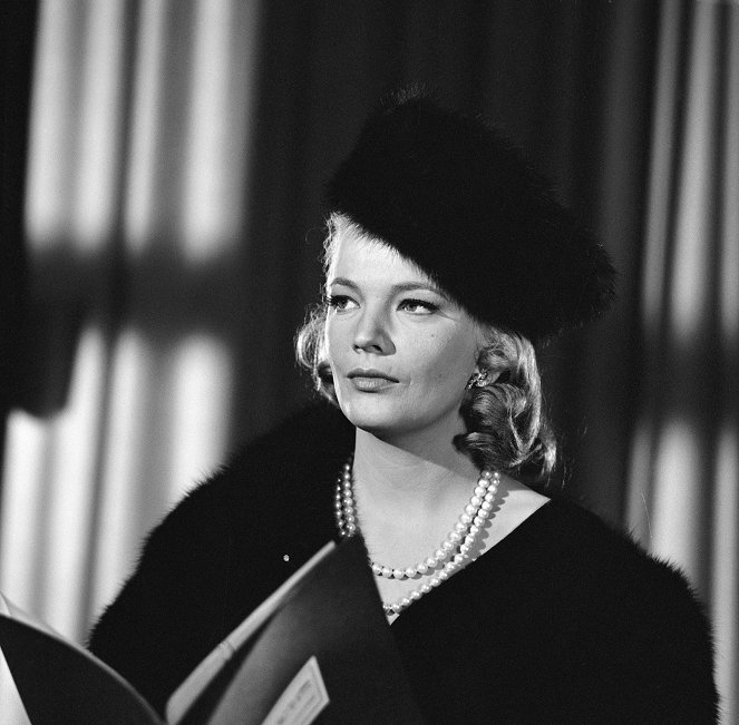 The Alfred Hitchcock Hour - Murder Case - Photos - Gena Rowlands