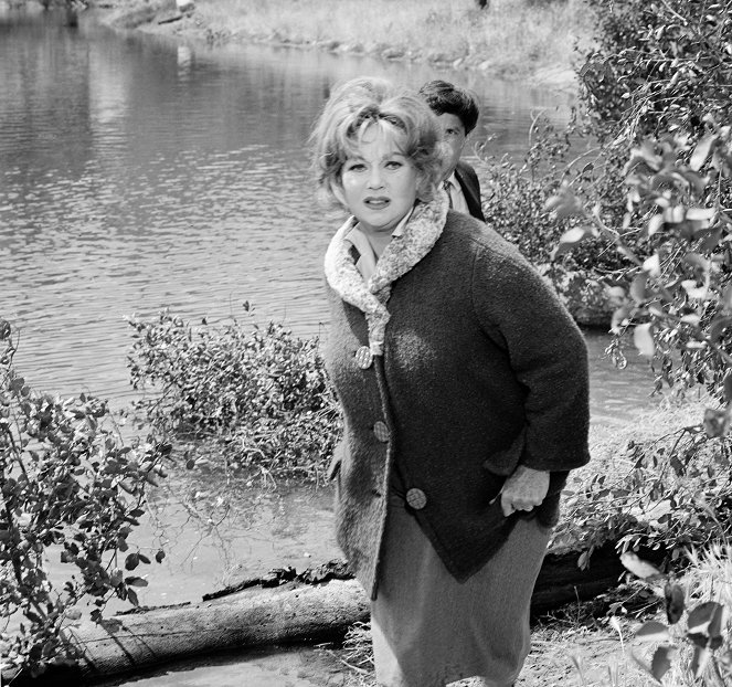 The Alfred Hitchcock Hour - Water's Edge - Photos - Ann Sothern