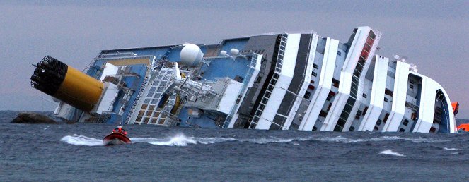 The Sinking of the Costa Concordia: Collision at Sea - Photos