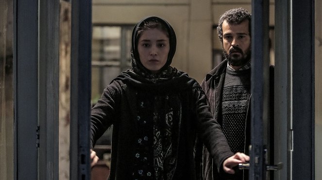 Rona, Madar-e Azim - Kuvat elokuvasta - Fereshteh Hosseini, Mojtaba Pirzadeh