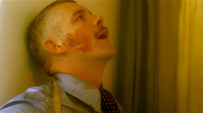 American Horror Story - Requiem 1981/1987: Part 1 - Film - Russell Tovey