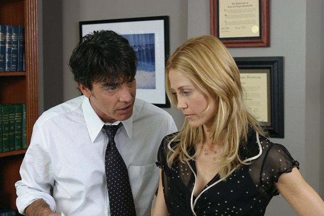 The O.C. - The Debut - Photos - Peter Gallagher, Kelly Rowan