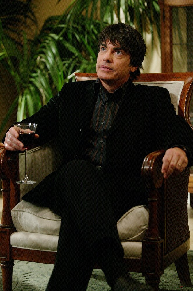 The O.C. - Season 1 - The Homecoming - Photos - Peter Gallagher