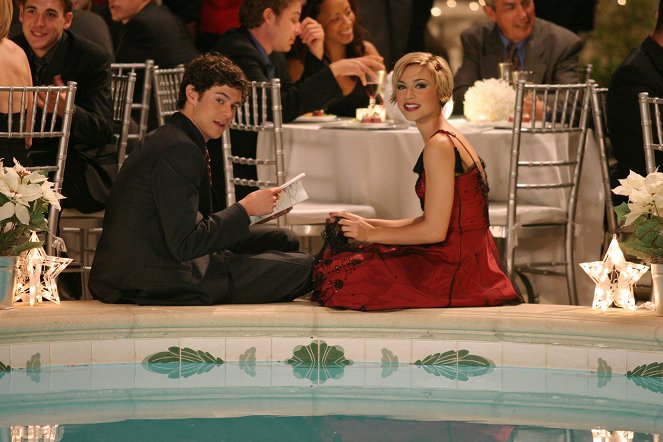 The O.C. - The Best Chrismukkah Ever - Photos - Adam Brody, Samaire Armstrong