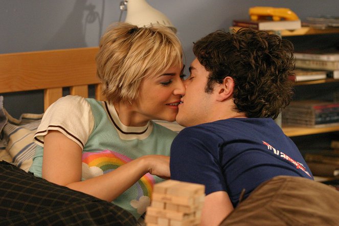 Newport Beach - Ménage à trois - Film - Samaire Armstrong, Adam Brody