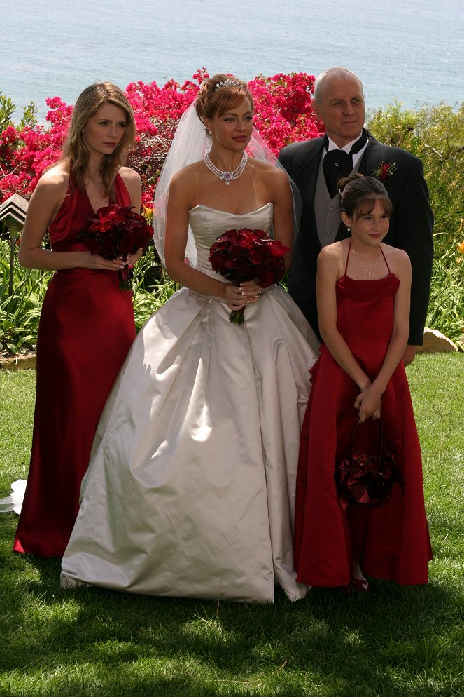 A narancsvidék - Season 1 - Az esküvő - Filmfotók - Mischa Barton, Melinda Clarke, Alan Dale