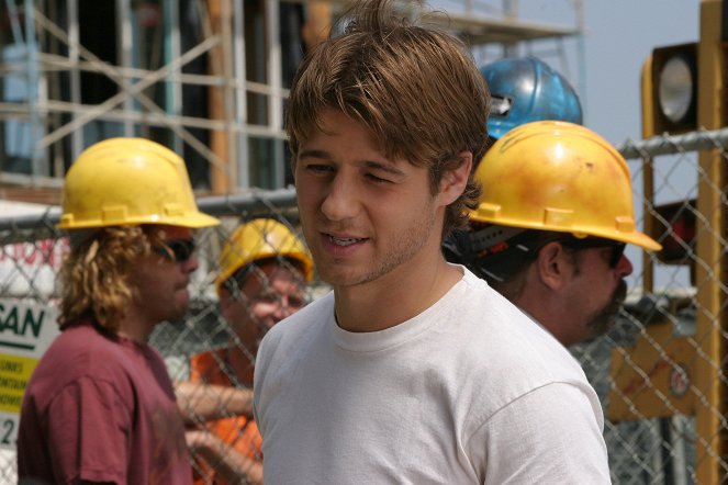 O.C.: Vidas ajenas - Season 2 - The Distance - De la película - Ben McKenzie