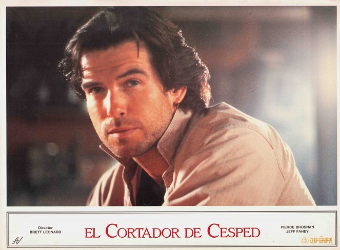 El cortador de césped - Fotocromos - Pierce Brosnan