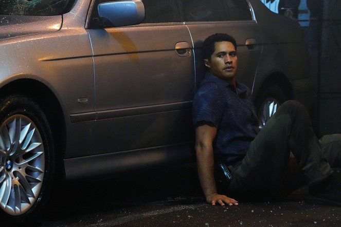 NCIS: Hawai'i - Season 2 - Misplaced Targets - Photos - Alex Tarrant