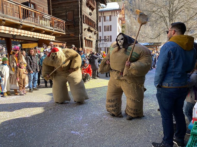 Die Schweizer Alpen - Carnaval d’Evolène - Film