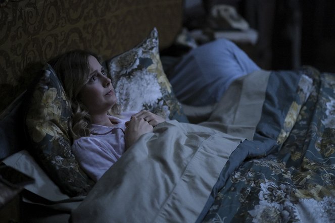 Ghosts - The Baby Bjorn - Do filme - Rose McIver