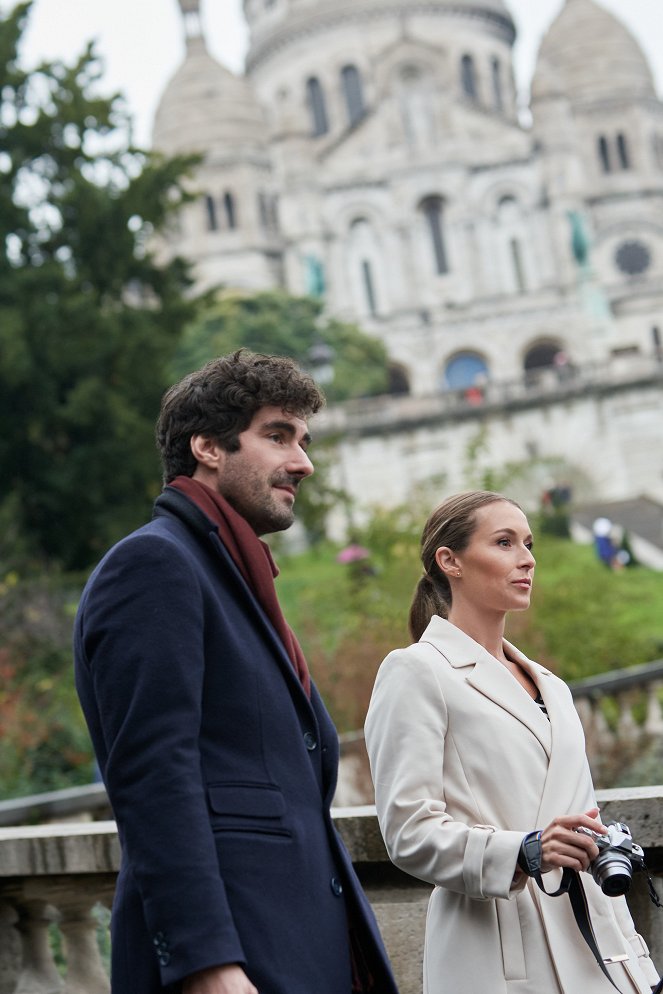 A Paris Proposal - Film - Nicholas Bishop, Alexa PenaVega