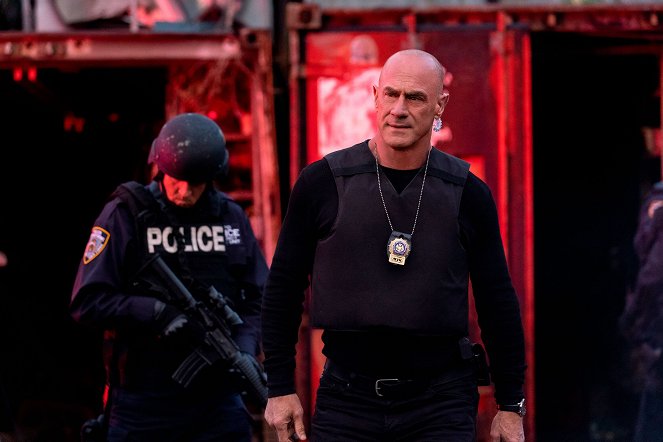 Law & Order: Organized Crime - Season 3 - Alles, was glänzt - Filmfotos - Christopher Meloni