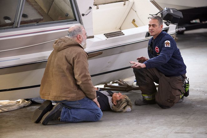 Chicago Fire - How Does It End? - Film - Taylor Kinney