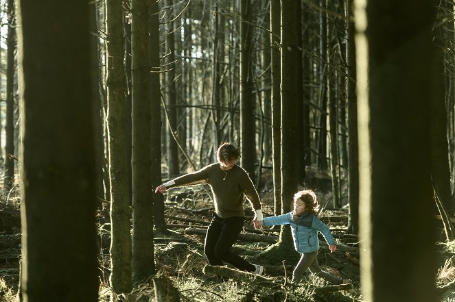 Geborgtes Weiß - Kuvat elokuvasta - Susanne Wolff, Elia Gezer