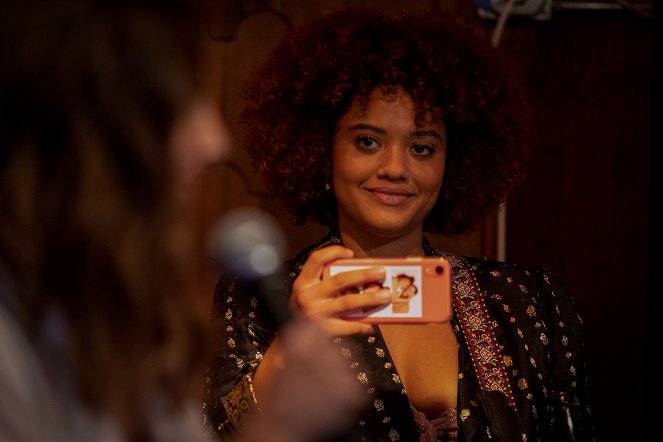 Somebody I Used to Know - Photos - Kiersey Clemons
