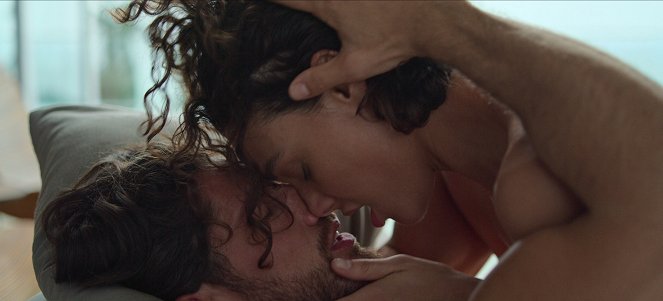 Mirada indiscreta - El fondo del pozo es el sitio más caliente - De la película - Ângelo Rodrigues, Débora Nascimento